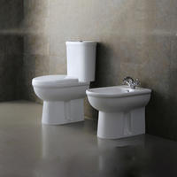 YS22215S WC in ceramica a 2 pezzi dal design retrò, WC a cacciata con sifone a P monoblocco;