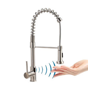 Quali sono i vantaggi e gli svantaggi dei rubinetti touchless e a mani libere in termini di igiene, praticità e risparmio idrico?